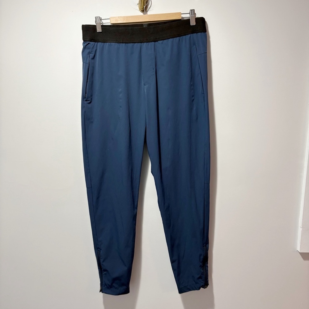 Frank and Oak The Motion Pant Size Medium Navy Blue Joggers Nylon Spandex Active